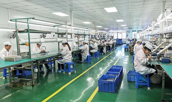 Preço de fábrica do fabricante OEM ODM para cima/para baixo/esquerda/direita em ângulo USB tipo C cabo de extensão com orifício de montagem em painel de parafuso